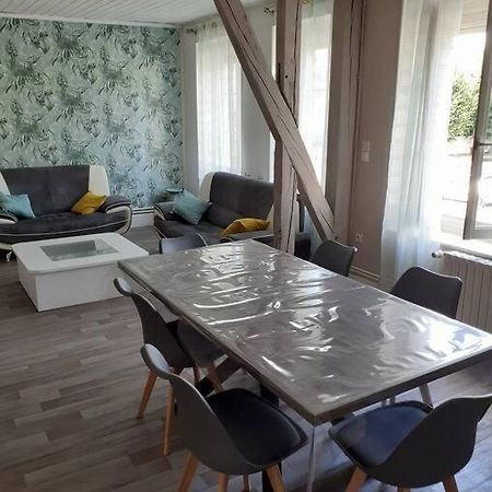 Super Logement En Plein Coeur De La Ville , Chez Tify Бриен-льо-Шато Екстериор снимка